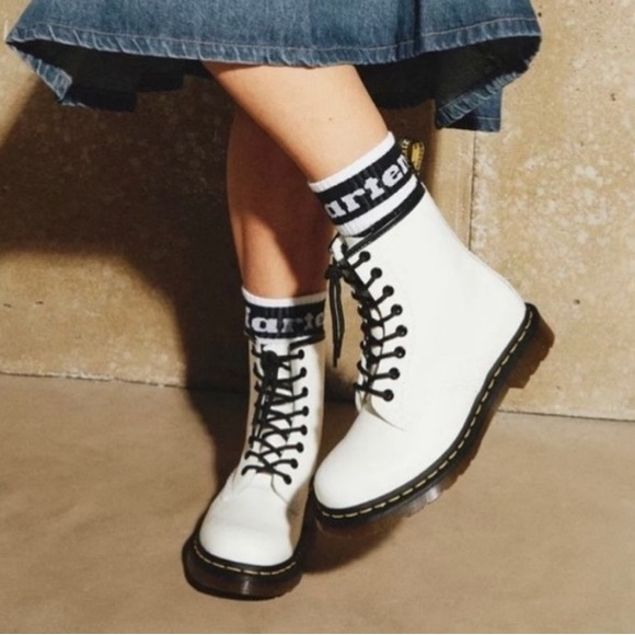 Dr Martens 1460 White Leather 8 Eye Lace UpCombat Boots Women's Shoes Size 9